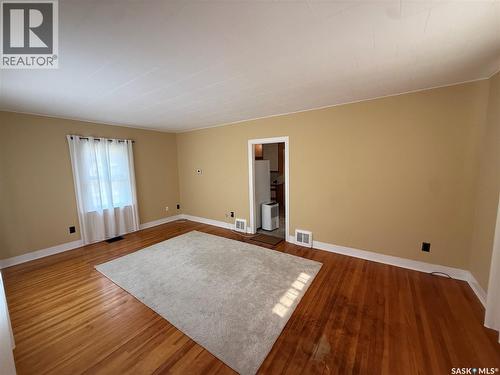 230 6Th Avenue W, Assiniboia, SK - Indoor Photo Showing Other Room
