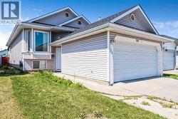 318 Applewood Drive SE  Calgary, AB T2A 7V5