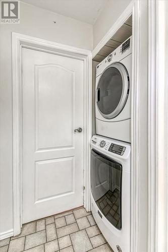 75 O'Donaghue Drive, Garson, ON - Indoor Photo Showing Laundry Room