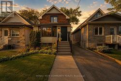16 CORDELLA AVENUE  Toronto, ON M6N 2J6