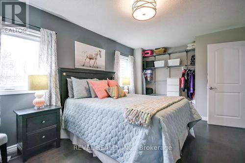 16 Sumac Crescent, Oro-Medonte, ON - Indoor Photo Showing Bedroom