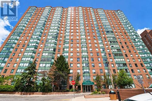 904 - 135 HILLCREST AVENUE  Mississauga, ON L5B 4B1