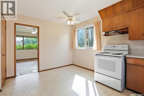 78 Harvard Crescent, Saskatoon, SK - Indoor Photo Showing Kitchen