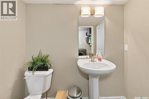 32 215 Hampton Green, Saskatoon, SK - Indoor Photo Showing Bathroom