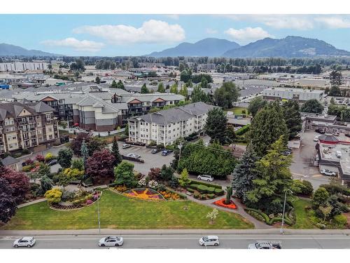 408 8537 YOUNG ROAD|Chilliwack Proper South  Chilliwack, BC V2P 4P2