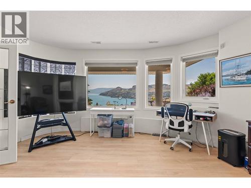 759 Middleton Way, Coldstream, BC - Indoor