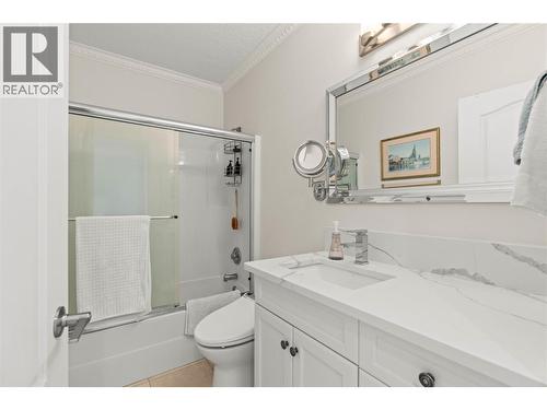 759 Middleton Way, Coldstream, BC - Indoor Photo Showing Bathroom