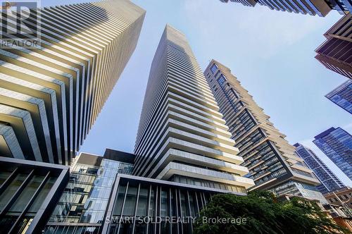 2909 - 50 CHARLES STREET E  Toronto, ON M4Y 0C3
