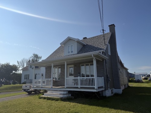 Façade - 15 2E Avenue E., Paspébiac, QC - Outdoor With Deck Patio Veranda