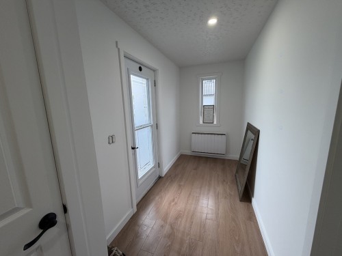 Hall d'entrée/Vestibule - 15 2E Avenue E., Paspébiac, QC - Indoor Photo Showing Other Room