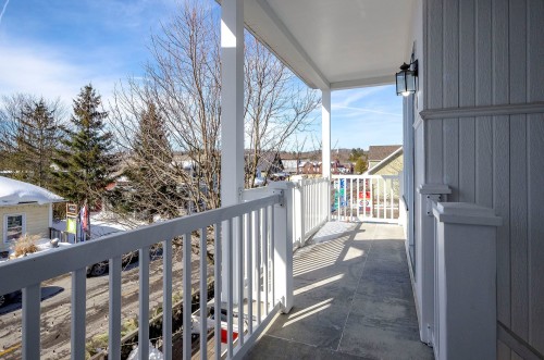 Balcon - 22Z Rue Principale N., Sutton, QC - Outdoor With Exterior