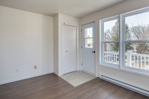 Hall d'entrée/Vestibule - 22Z Rue Principale N., Sutton, QC - Indoor Photo Showing Other Room