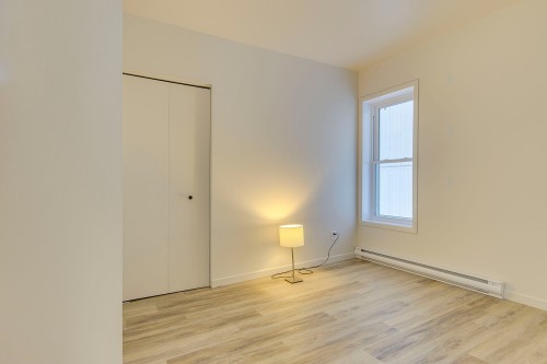 Chambre à coucher principale - 22Z Rue Principale N., Sutton, QC - Indoor Photo Showing Other Room