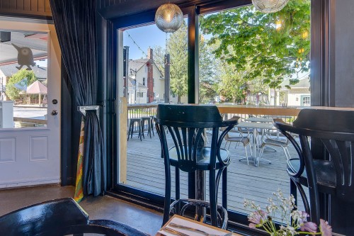 Restaurant - 22Z Rue Principale N., Sutton, QC -  Photo Showing Other Room