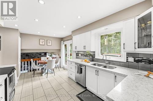 32 Jacobsen Boulevard, Scugog, ON - Indoor Photo Showing Kitchen With Double Sink