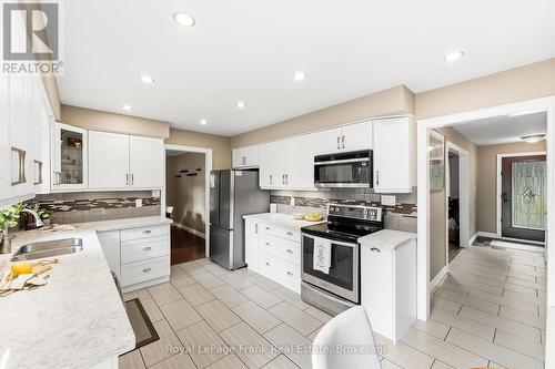 32 Jacobsen Boulevard, Scugog, ON - Indoor Photo Showing Kitchen With Double Sink