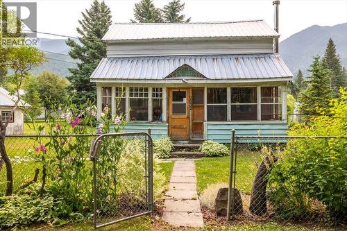 9832 Victoria Street  Fernie, BC V0B 1M5