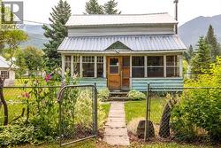 9832 Victoria Street  Fernie, BC V0B 1M5