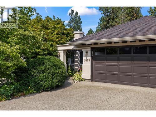 3889 Gallaghers Grange  Kelowna, BC V1W 3Z9