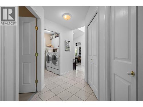 3889 Gallaghers Grange, Kelowna, BC - Indoor Photo Showing Laundry Room