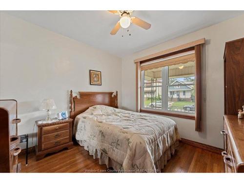 1663 Elsmere, Windsor, ON - Indoor Photo Showing Bedroom
