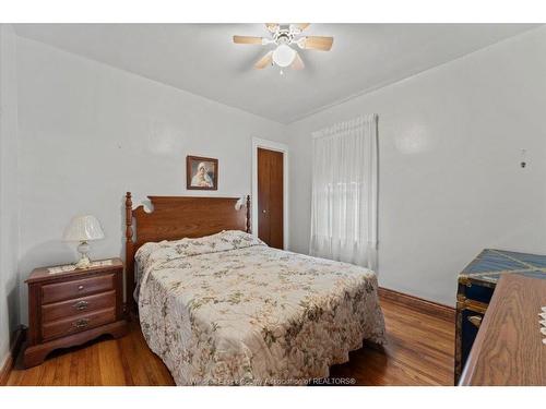 1663 Elsmere, Windsor, ON - Indoor Photo Showing Bedroom