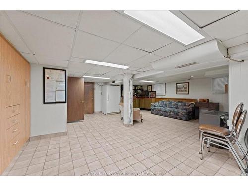1663 Elsmere, Windsor, ON - Indoor