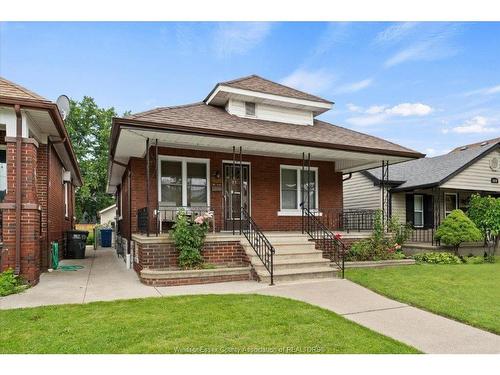 1663 Elsmere, Windsor, ON - Outdoor With Deck Patio Veranda With Facade