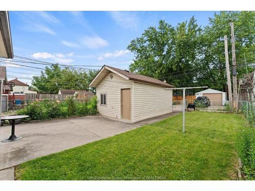 1663 Elsmere, Windsor, ON - Outdoor