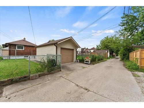 1663 Elsmere, Windsor, ON - Outdoor