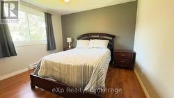 Bedroom - main floor - 