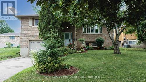 223 KEMP CRESCENT  Stratford, ON N5A 6Z5