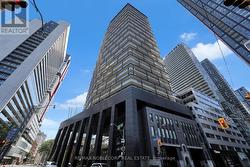 2111 - 125 PETER STREET Toronto, ON M5V 2G9