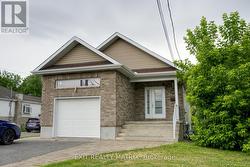 1557 BELCOURT BOULEVARD  Ottawa, ON K1C 1M3