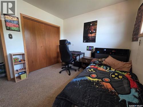 341 Allen Drive Sw, Swift Current, SK - Indoor Photo Showing Bedroom