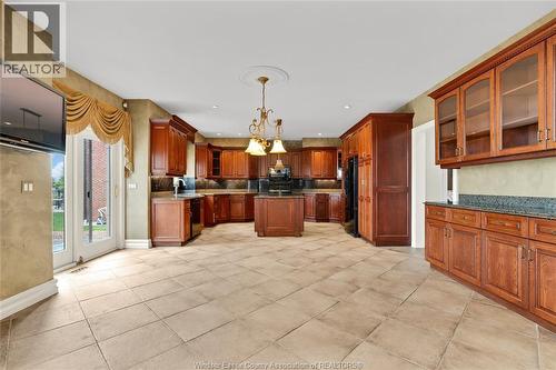 1585 Stoneybrook Crescent, Windsor, ON - Indoor Photo Showing Other Room