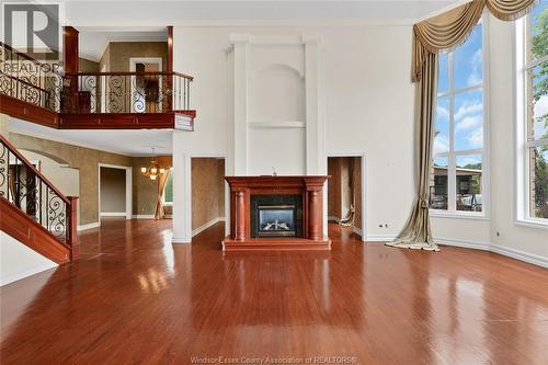 1585 Stoneybrook Crescent, Windsor, ON - Indoor With Fireplace