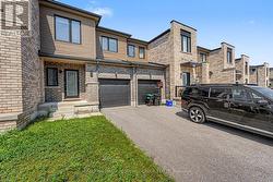 60 FAIRLANE AVENUE Barrie, ON L9J 0M9