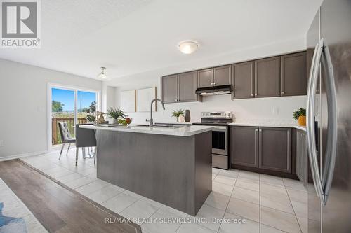 250 Esther Crescent, Thorold, ON - Indoor Photo Showing Kitchen With Stainless Steel Kitchen With Upgraded Kitchen