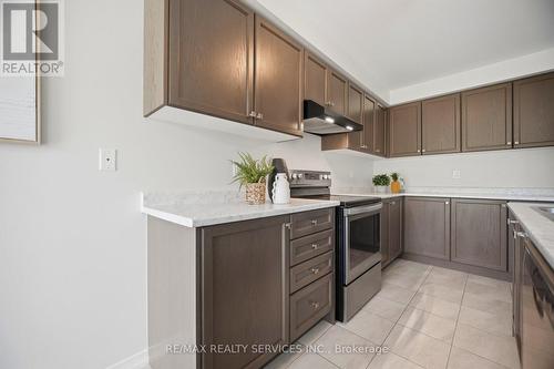 250 Esther Crescent, Thorold, ON - Indoor Photo Showing Kitchen
