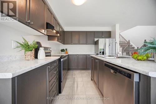 250 Esther Crescent, Thorold, ON - Indoor Photo Showing Kitchen With Double Sink With Upgraded Kitchen
