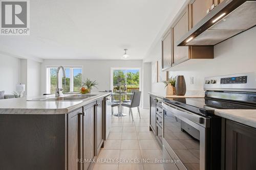 250 Esther Crescent, Thorold, ON - Indoor Photo Showing Kitchen With Upgraded Kitchen