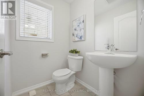 250 Esther Crescent, Thorold, ON - Indoor Photo Showing Bathroom