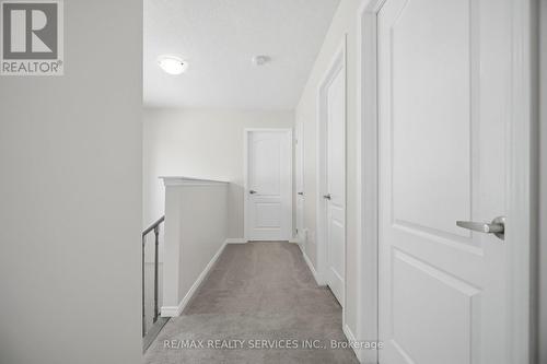 250 Esther Crescent, Thorold, ON - Indoor Photo Showing Other Room