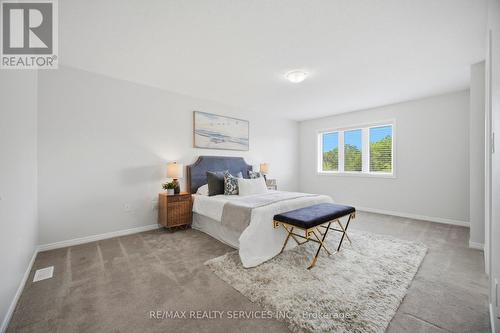 250 Esther Crescent, Thorold, ON - Indoor Photo Showing Bedroom