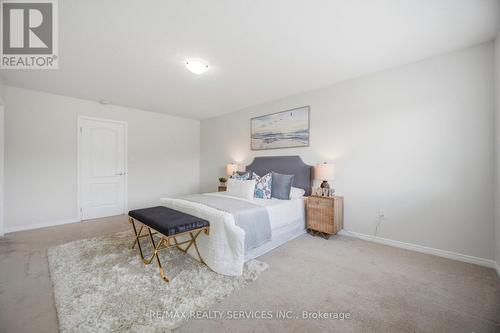 250 Esther Crescent, Thorold, ON - Indoor Photo Showing Bedroom