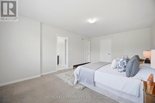 250 Esther Crescent, Thorold, ON - Indoor Photo Showing Bedroom
