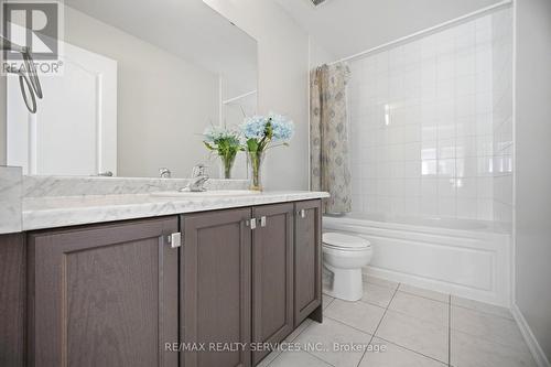 250 Esther Crescent, Thorold, ON - Indoor Photo Showing Bathroom