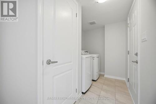 250 Esther Crescent, Thorold, ON - Indoor Photo Showing Laundry Room