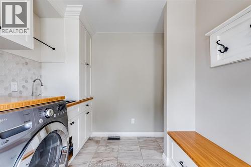 9 Margaret, Leamington, ON - Indoor Photo Showing Laundry Room